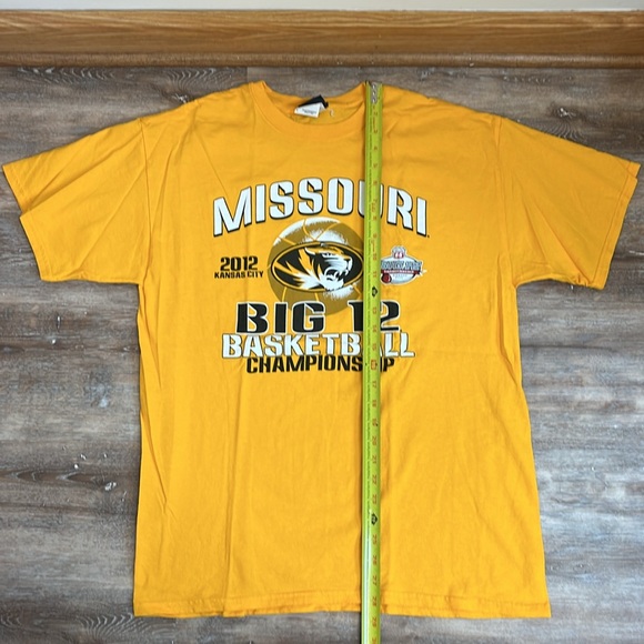 Mizzou 2012 Big12 Champions shortsleeved men’s large gold logo t-shirt - Picture 10 of 11